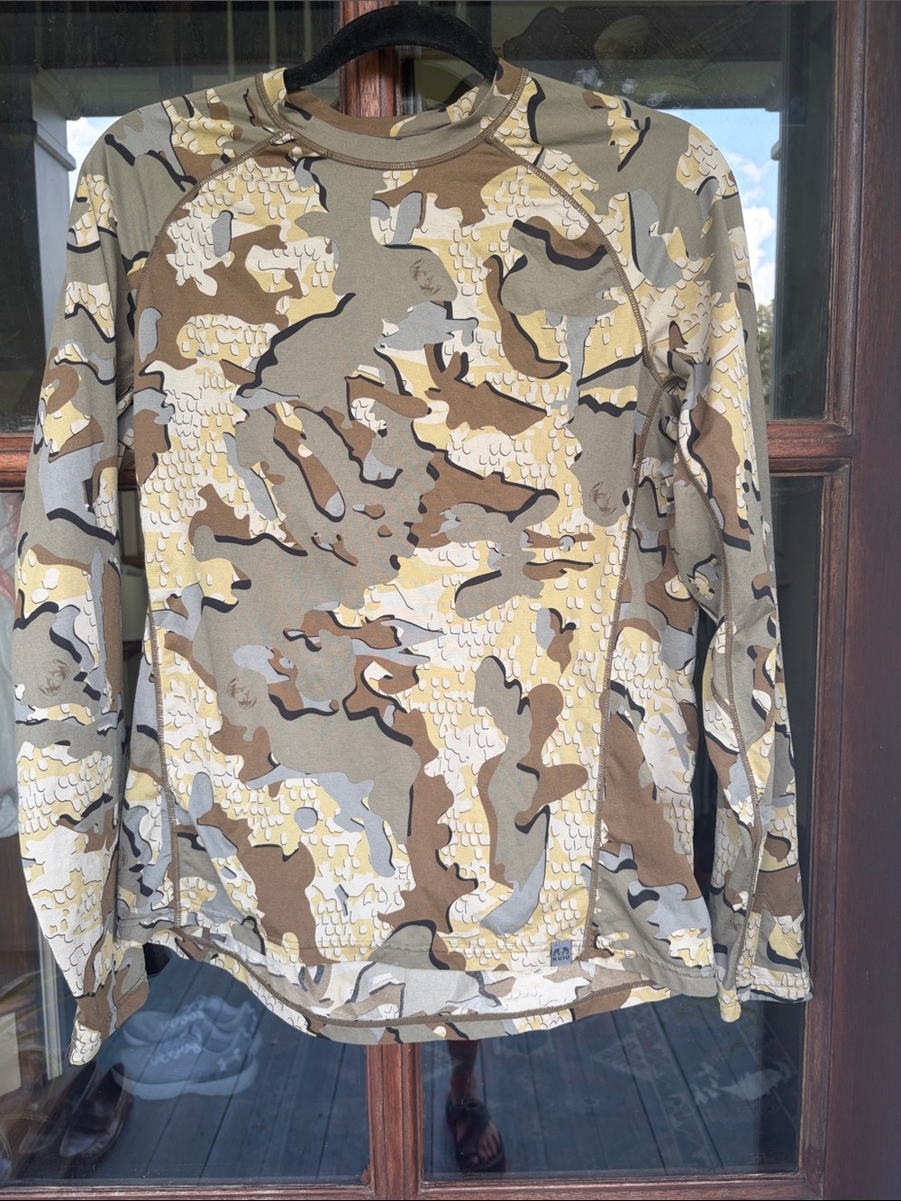 KUIU Peloton 118 Shirt. Size M
